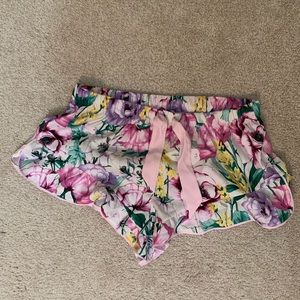 Victoria’s Secret Sleep Shorts Size Medium floral